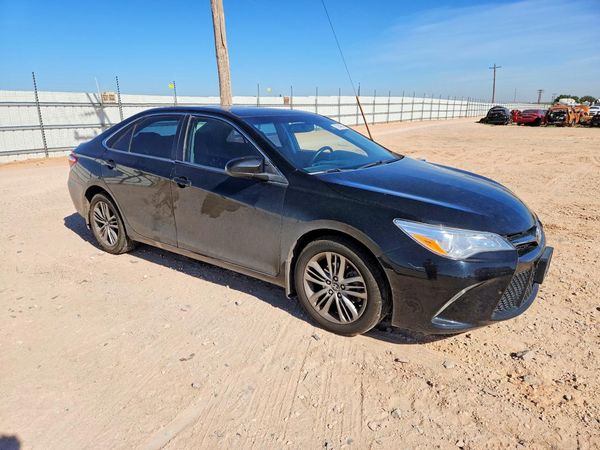 2016 TOYOTA CAMRY