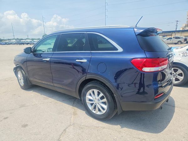 2017 KIA SORENTO L, LX