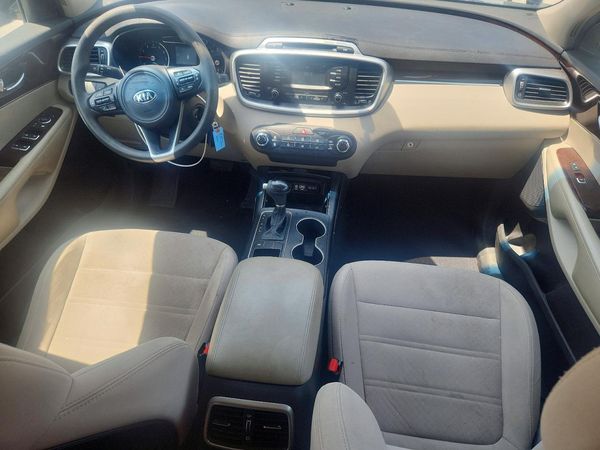 2017 KIA SORENTO L, LX