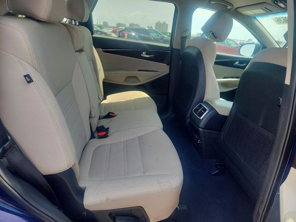 2017 KIA SORENTO L, LX