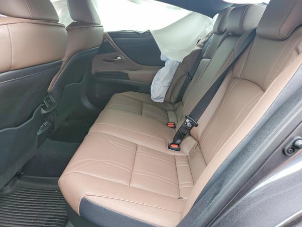 2025 LEXUS ES 300H 300h Ultra Luxury