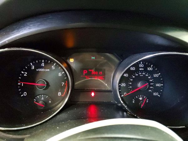 2016 KIA SEDONA LX - Middle-low
