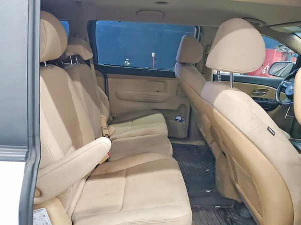 2016 KIA SEDONA LX - Middle-low