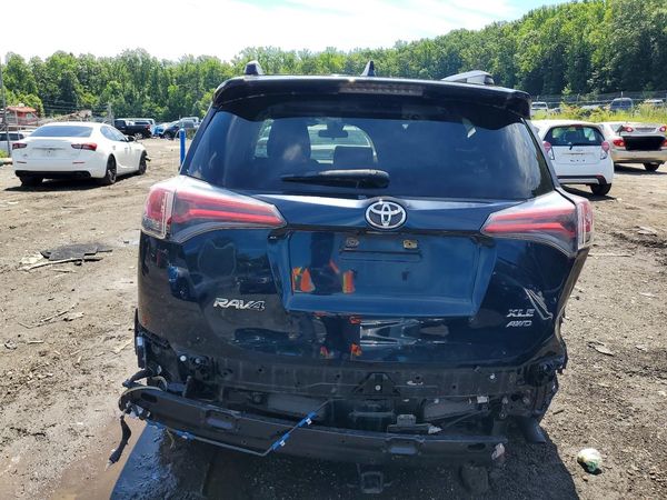 2018 TOYOTA RAV4 Adventure/XLE