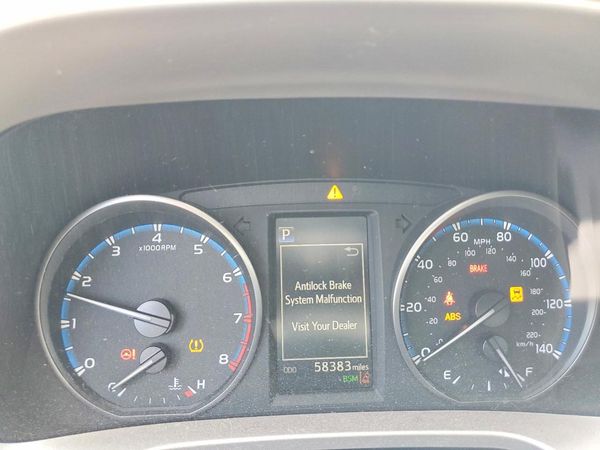 2018 TOYOTA RAV4 Adventure/XLE