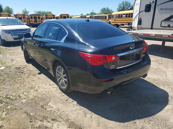 2015 INFINITI Q50