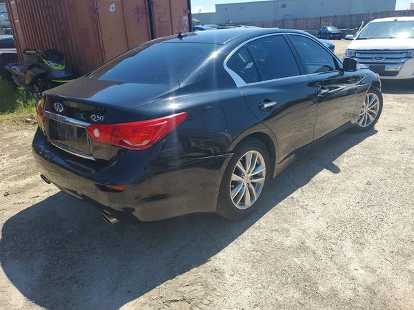 2015 INFINITI Q50