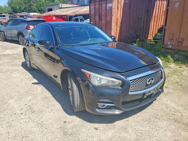 2015 INFINITI Q50