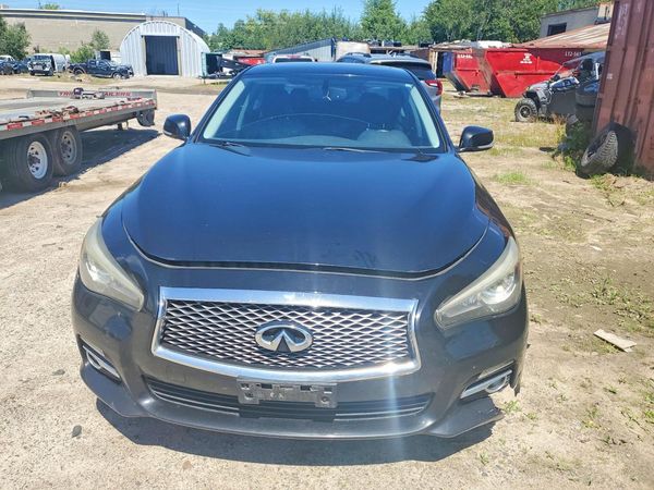2015 INFINITI Q50