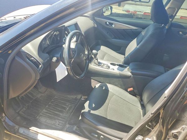 2015 INFINITI Q50