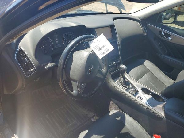 2015 INFINITI Q50