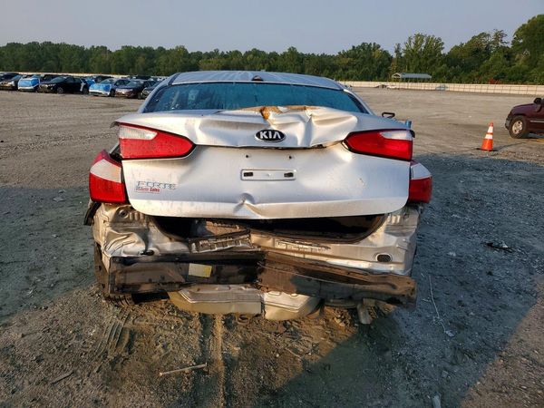 2016 KIA FORTE GL (Middle-Low Grade)