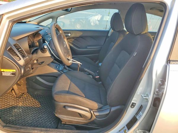 2016 KIA FORTE GL (Middle-Low Grade)
