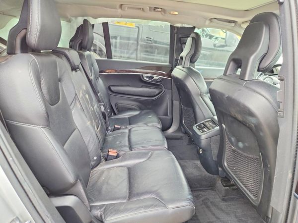 2017 VOLVO XC90 Momentum