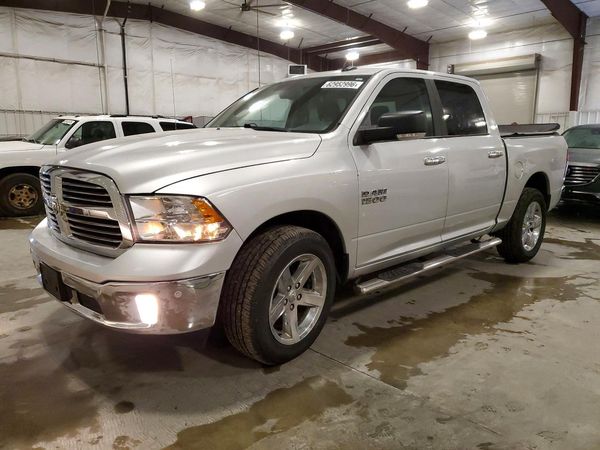 2018 RAM 1500 SLT CREW CAB 4X4