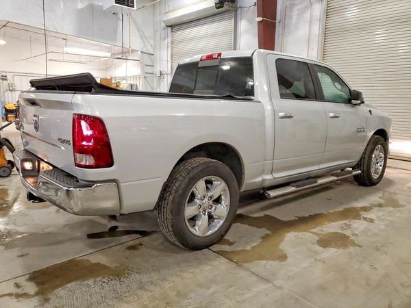 2018 RAM 1500 SLT CREW CAB 4X4