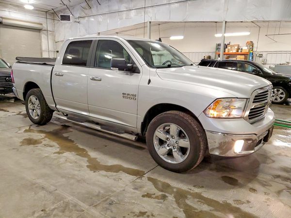 2018 RAM 1500 SLT CREW CAB 4X4