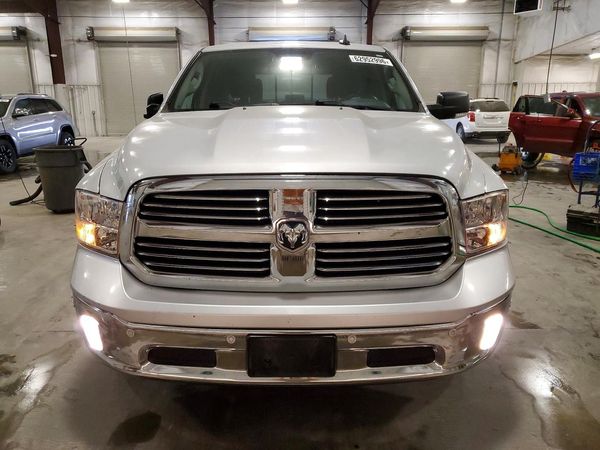 2018 RAM 1500 SLT CREW CAB 4X4