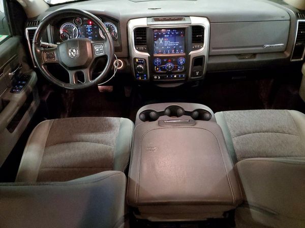 2018 RAM 1500 SLT CREW CAB 4X4