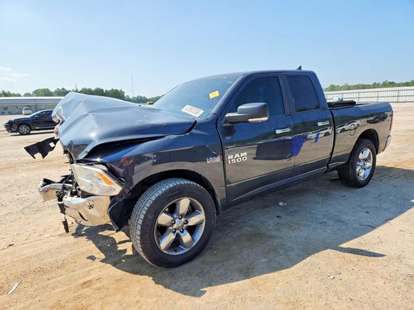 2017 RAM 1500 SLT QUAD CAB 4X2
