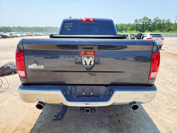 2017 RAM 1500 SLT QUAD CAB 4X2
