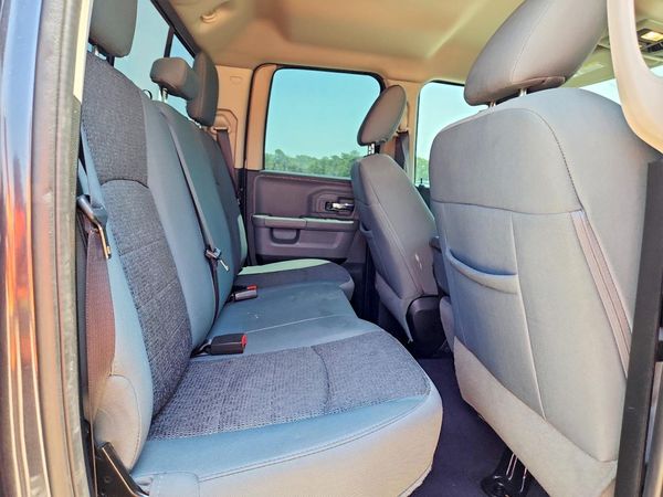 2017 RAM 1500 SLT QUAD CAB 4X2