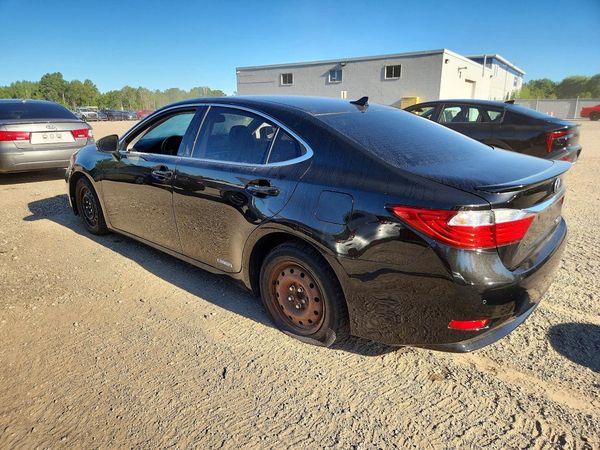 2013 LEXUS ES 300h