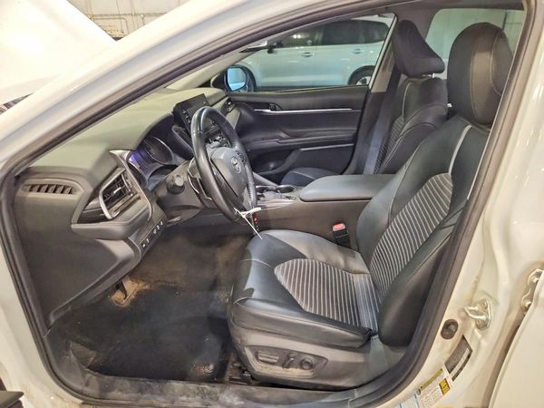 2021 TOYOTA CAMRY SE + Convenient Pkg — DENT