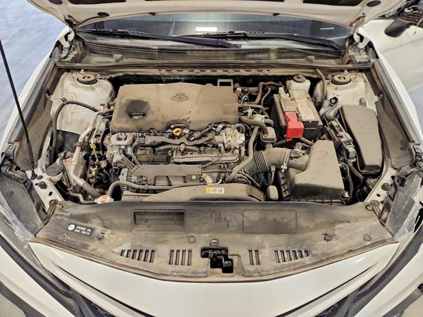 2021 TOYOTA CAMRY SE + Convenient Pkg — Engine bay