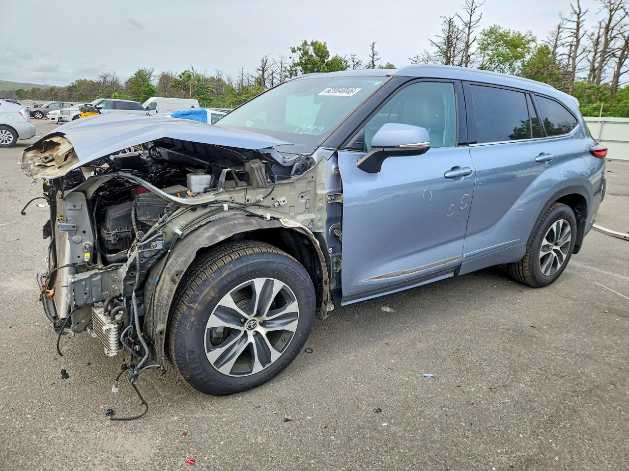 2022 TOYOTA HIGHLANDER XLE