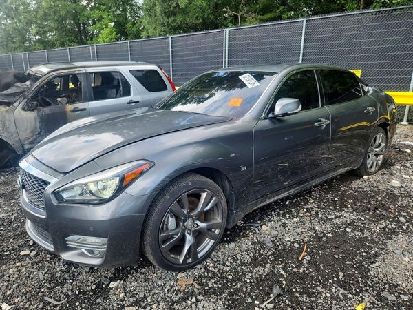 2015 INFINITI Q70L