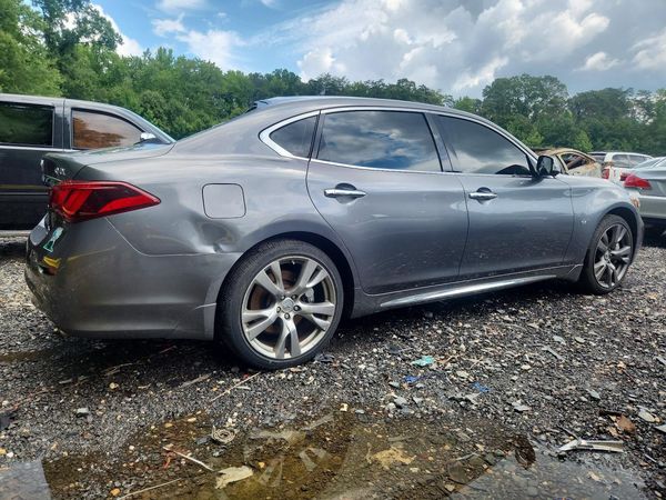2015 INFINITI Q70L