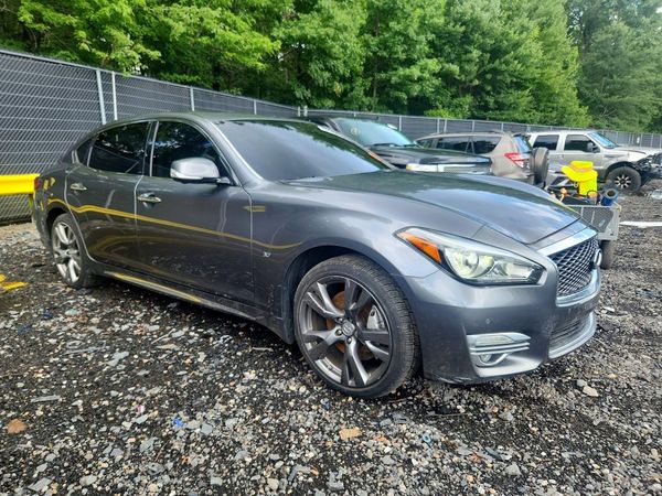 2015 INFINITI Q70L