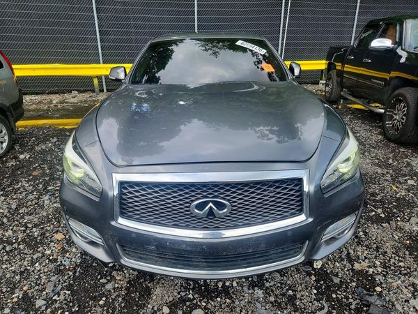 2015 INFINITI Q70L