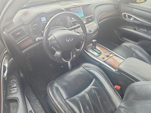 2015 INFINITI Q70L