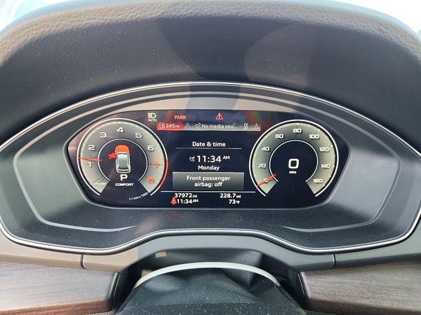 2023 AUDI Q5 S Line quattro Prestige