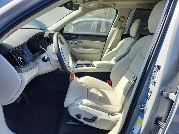 2026 VOLVO XC90 Ultra Bright