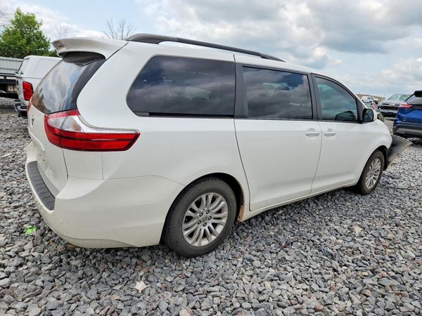 2015 TOYOTA SIENNA