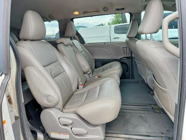 2015 TOYOTA SIENNA