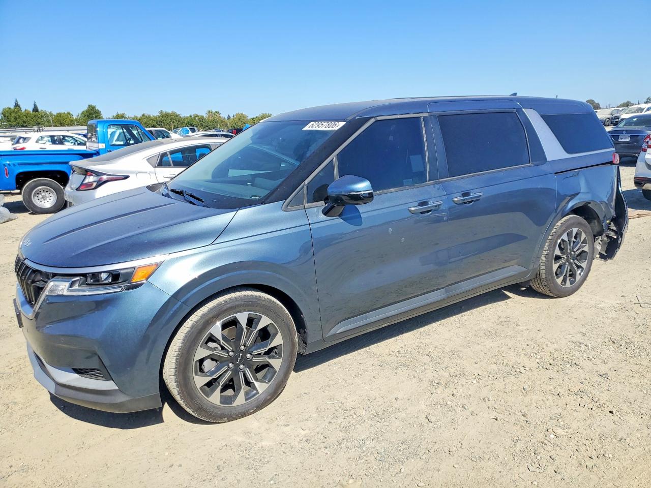 2024 KIA CARNIVAL EX
