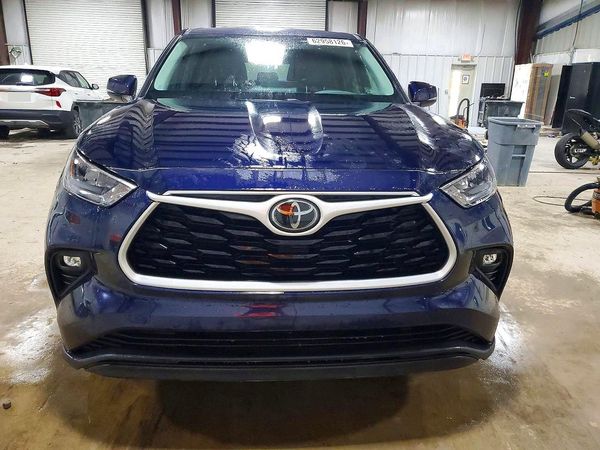 2020 TOYOTA HIGHLANDER LE
