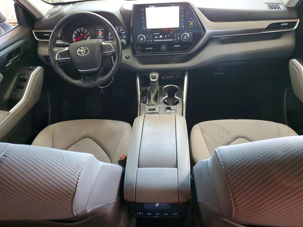 2020 TOYOTA HIGHLANDER LE