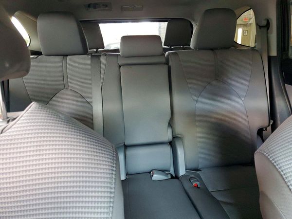 2020 TOYOTA HIGHLANDER LE