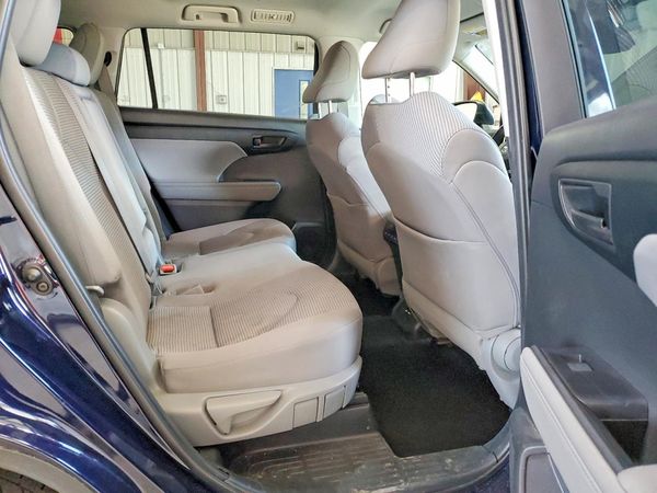 2020 TOYOTA HIGHLANDER LE