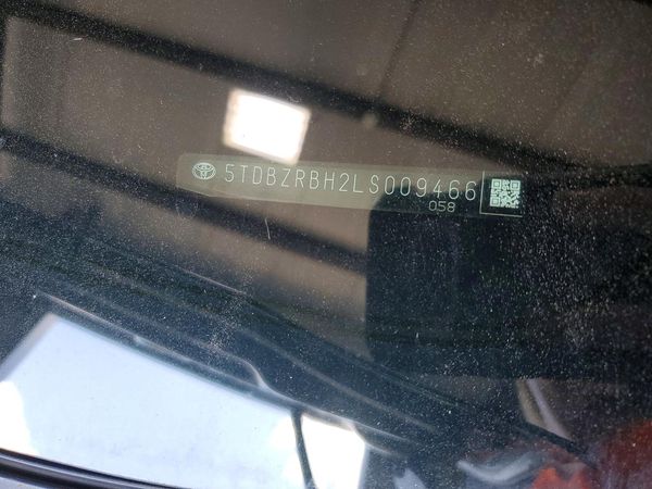 2020 TOYOTA HIGHLANDER LE