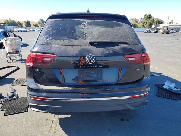 2022 VOLKSWAGEN TIGUAN 4Motion SE