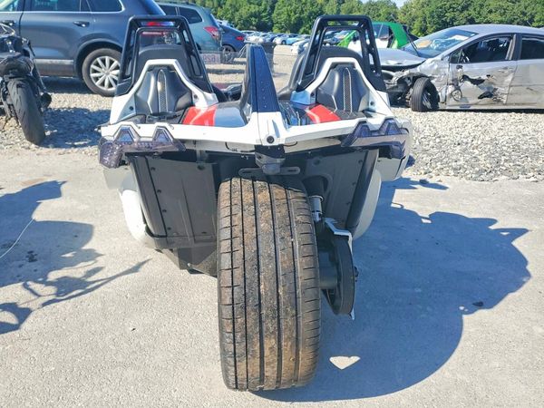 2016 POLARIS SLINGSHOT Open Cab