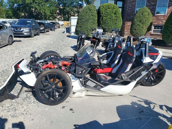 2016 POLARIS SLINGSHOT Open Cab