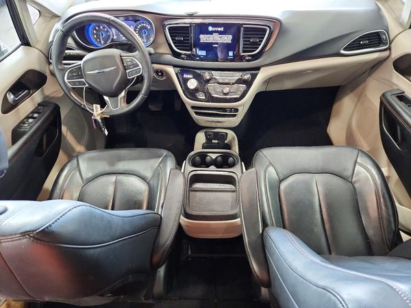 2017 CHRYSLER PACIFICA