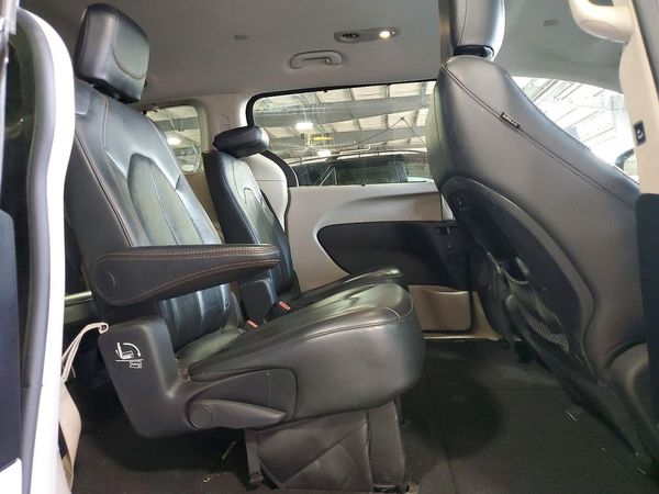 2017 CHRYSLER PACIFICA